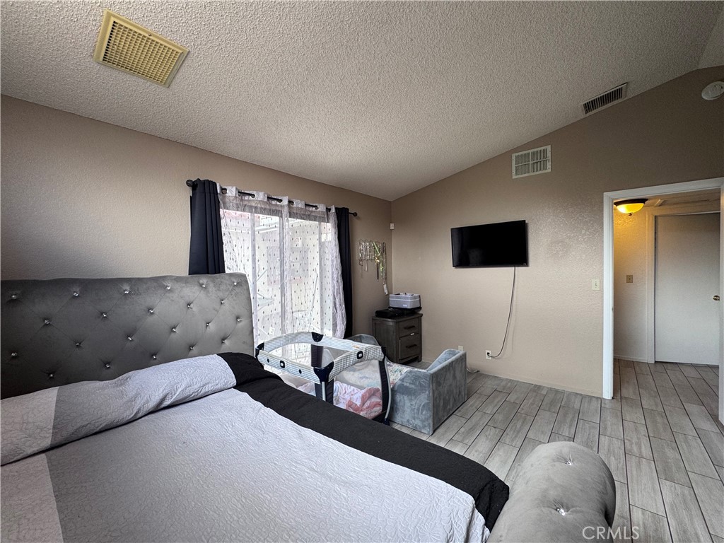 9761 Brookline Property Photo 9