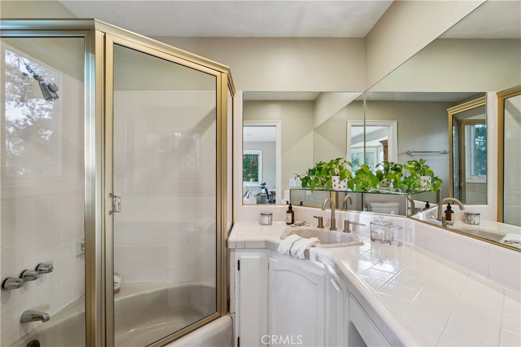 469 Golf Course Road Property Photo 14