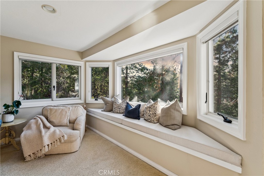 469 Golf Course Road Property Photo 14