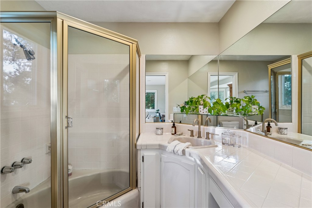 469 Golf Course Road Property Photo 15