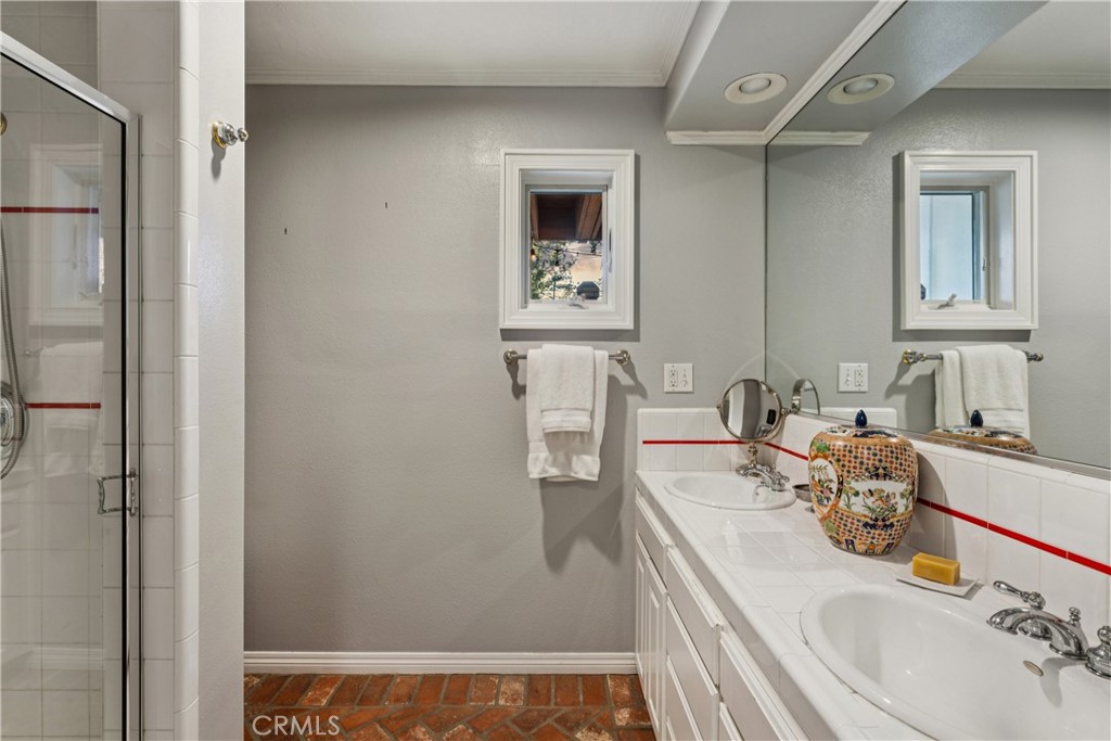 469 Golf Course Road Property Photo 18