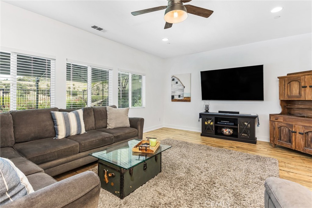 11372 Aaron Property Photo 3