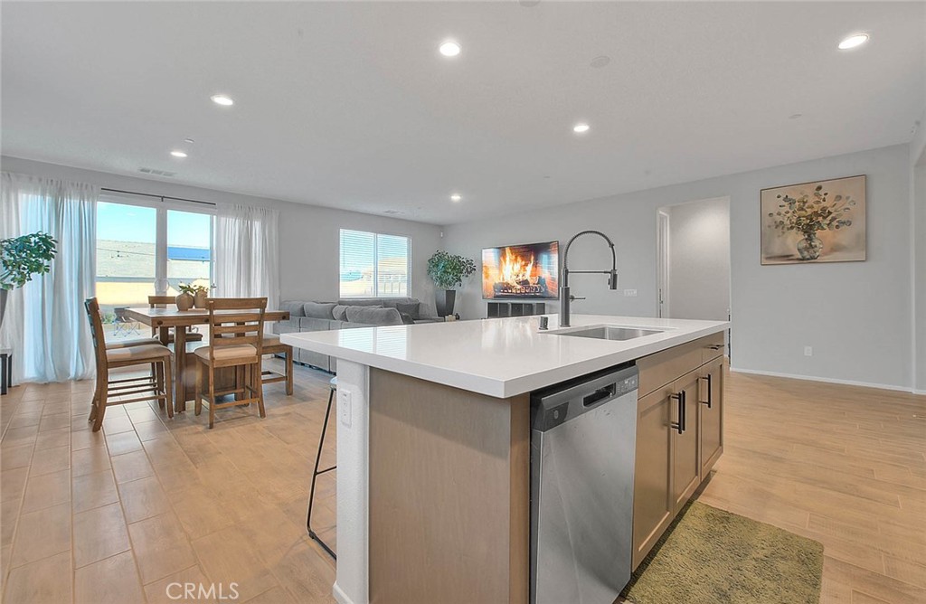 11912 Olivine Property Photo 7