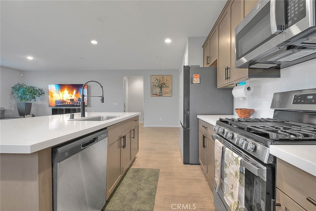11912 Olivine Property Photo 9