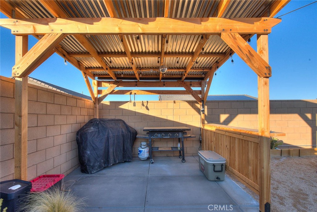 11912 Olivine Property Photo 27