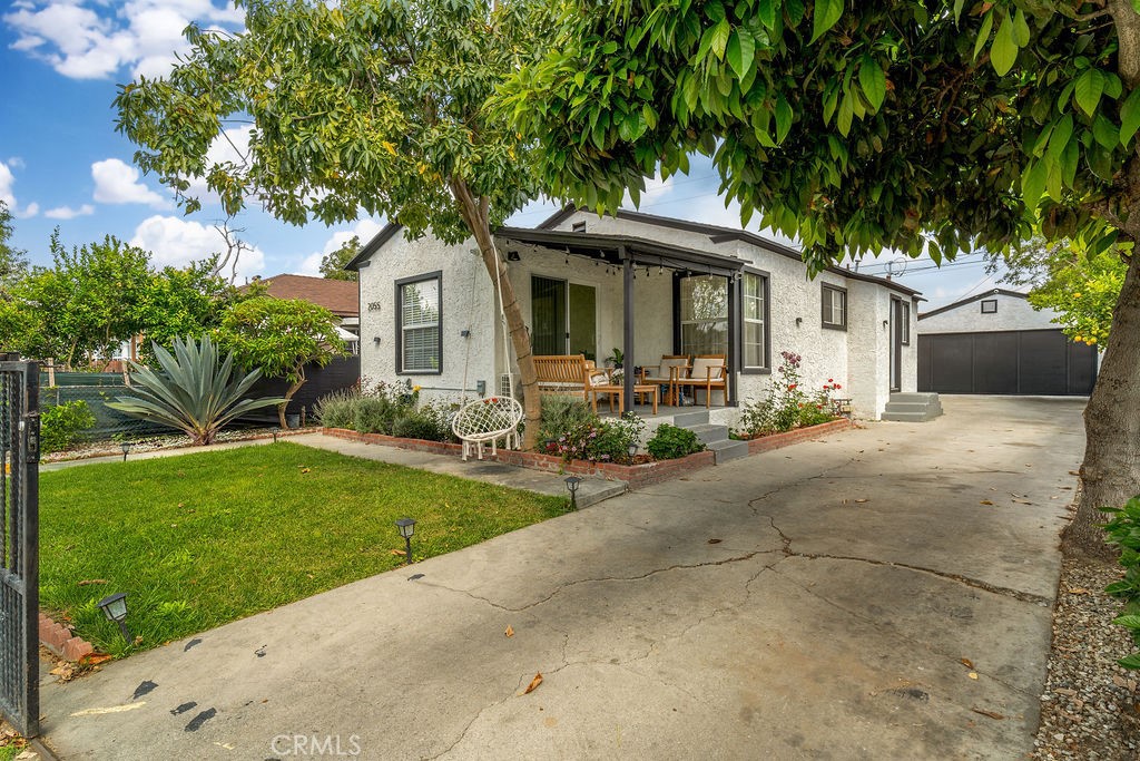 2055 E Nord Property Photo 2