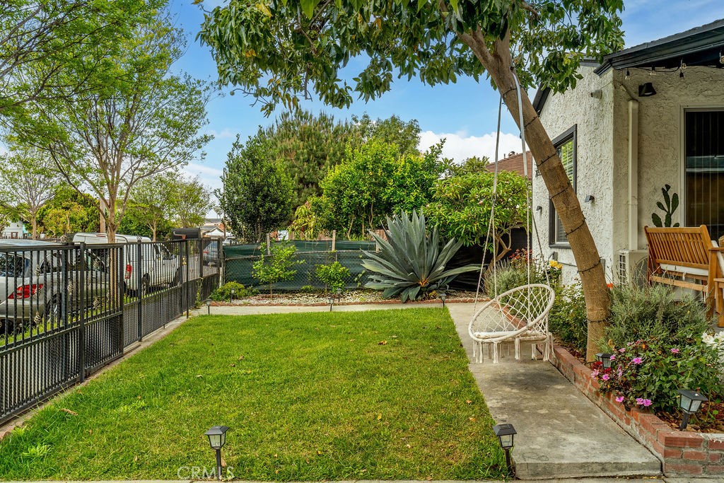 2055 E Nord Property Photo 4