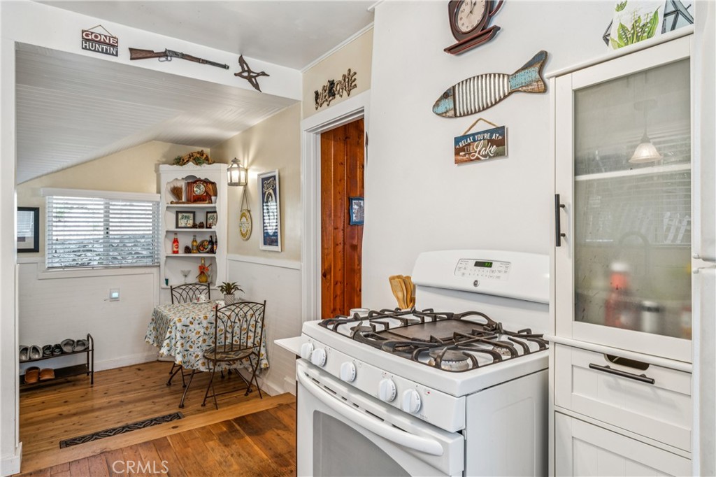 27048 State Highway 189 Property Photo 15