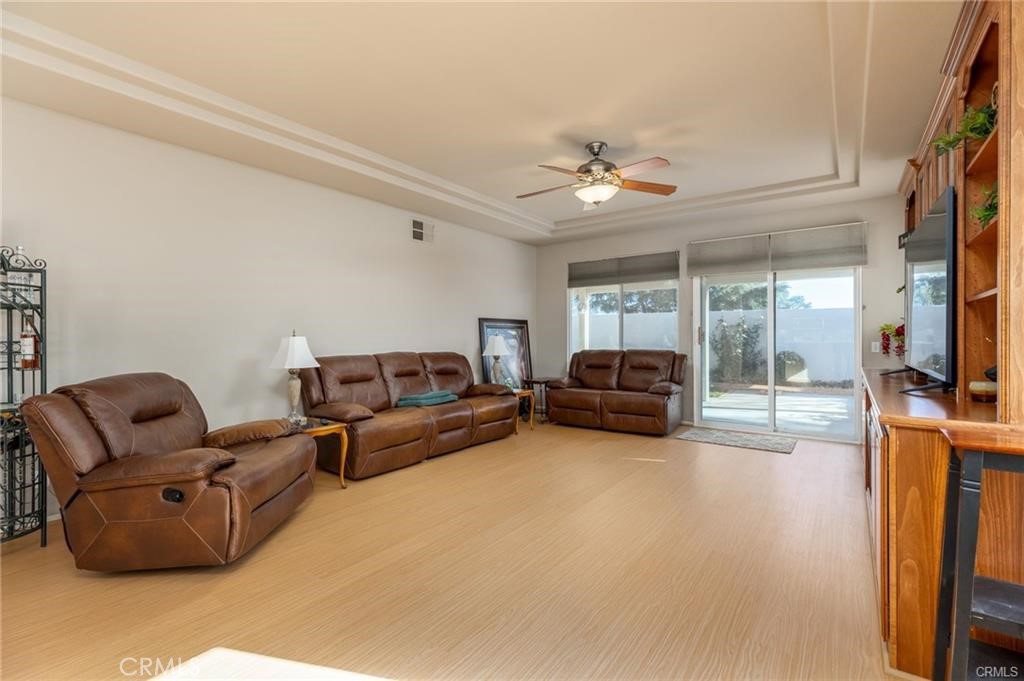 1318 S Bay Hill Property Photo 4