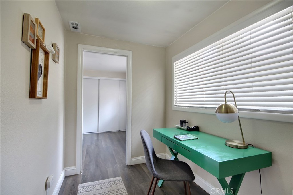 986 Cameron Drive Property Photo 28