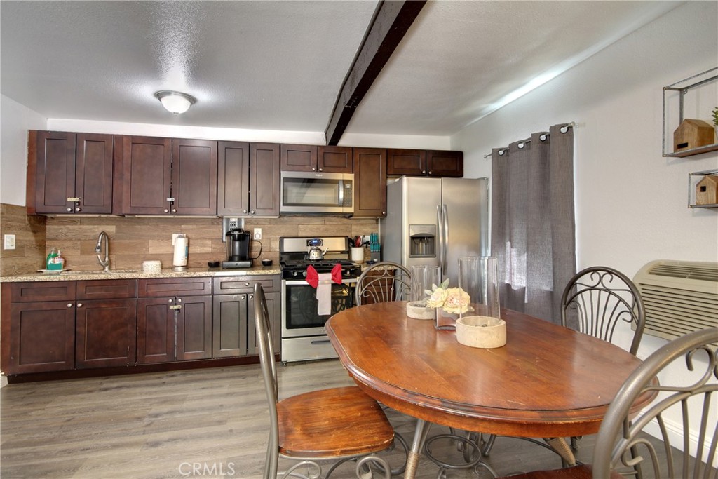 986 Cameron Drive Property Photo 39