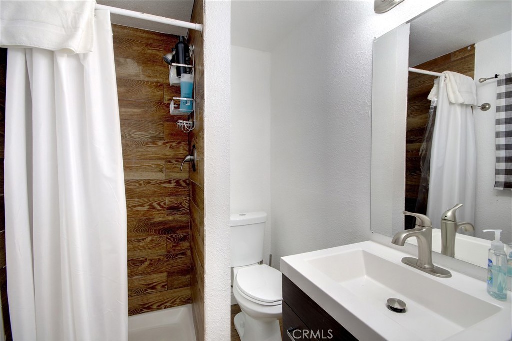 986 Cameron Drive Property Photo 41
