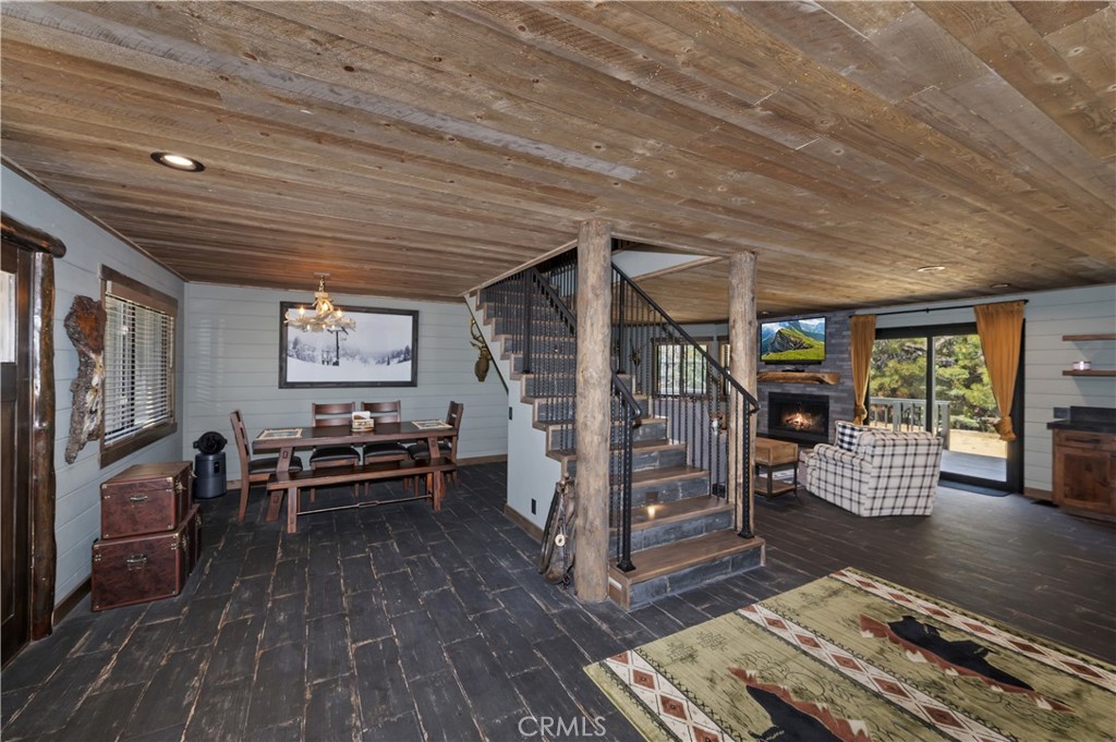 41940 Centre Court Property Photo 4
