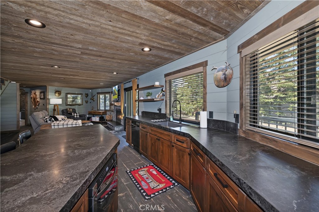 41940 Centre Court Property Photo 15