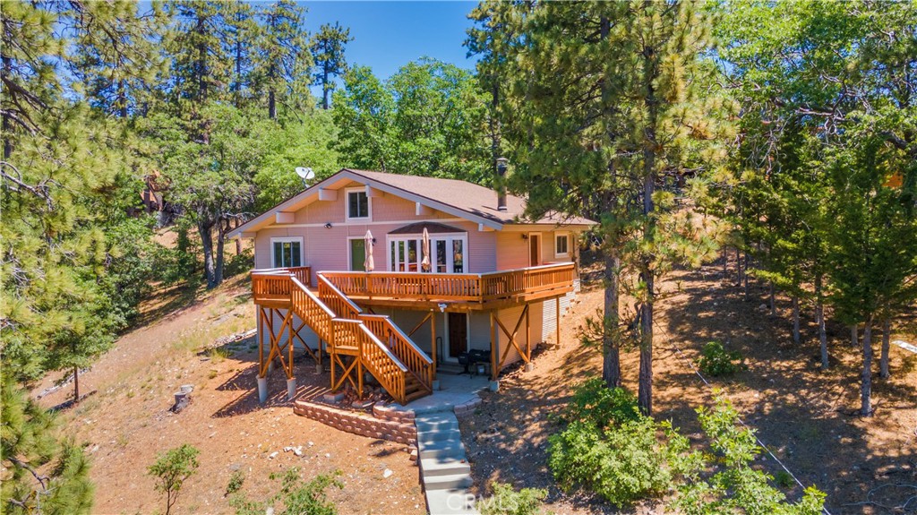 39576 Oak Glen Road Property Photo 1