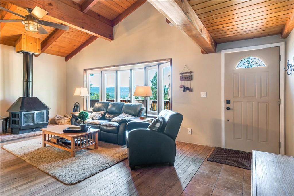 39576 Oak Glen Road Property Photo 10