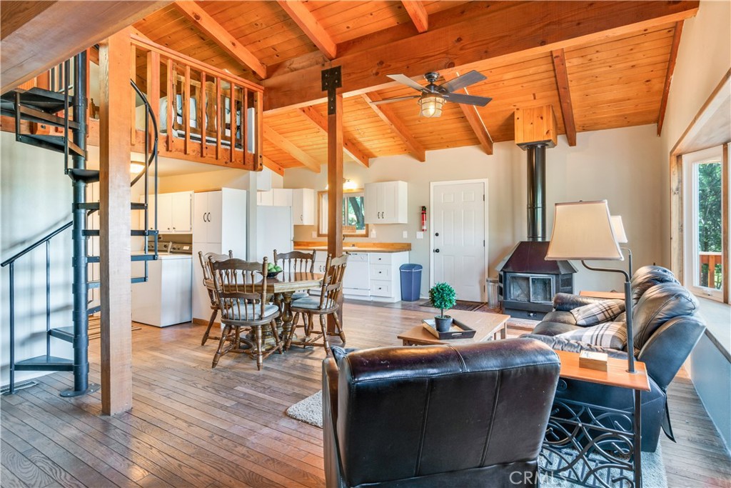 39576 Oak Glen Road Property Photo 11