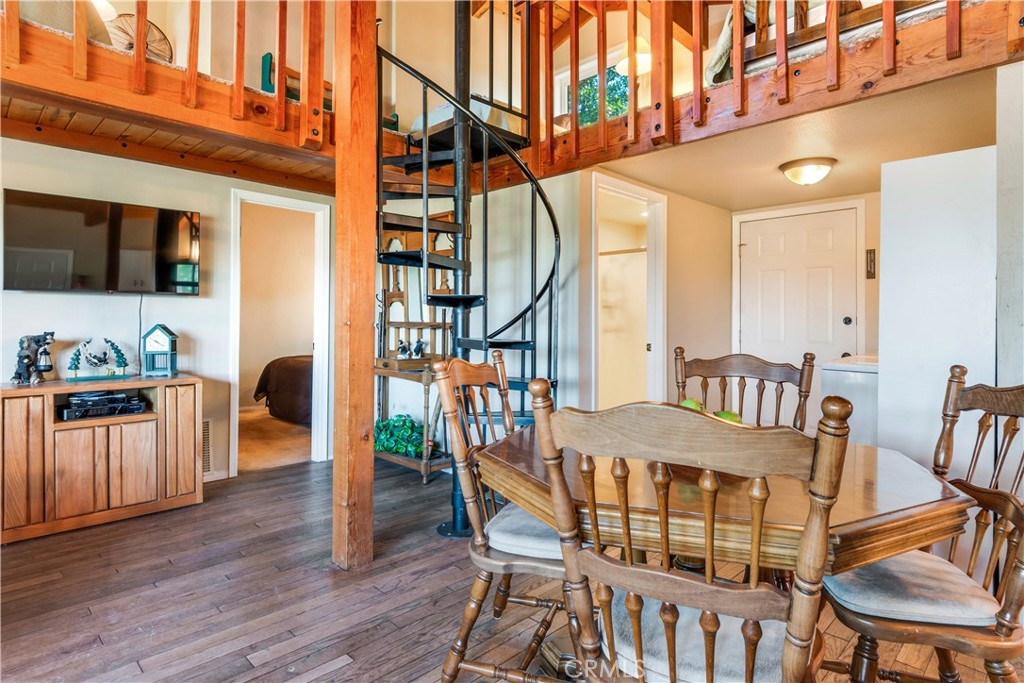 39576 Oak Glen Road Property Photo 13