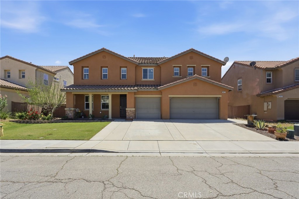 1447 Daffodil Way Property Photo 2