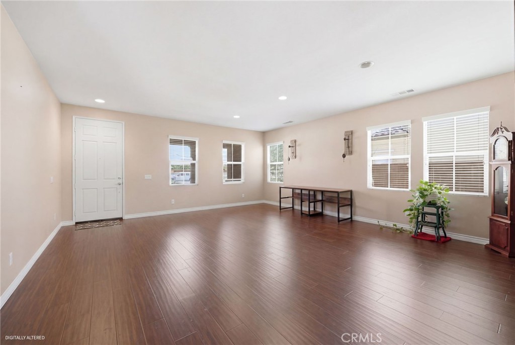 1447 Daffodil Way Property Photo 6