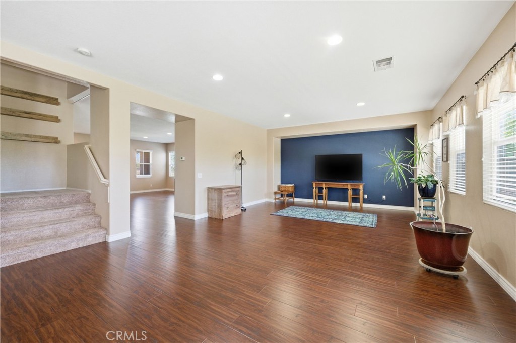 1447 Daffodil Way Property Photo 11