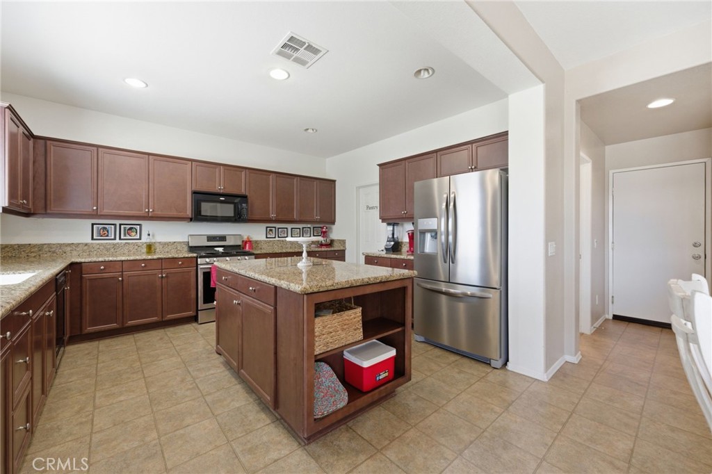 1447 Daffodil Way Property Photo 13