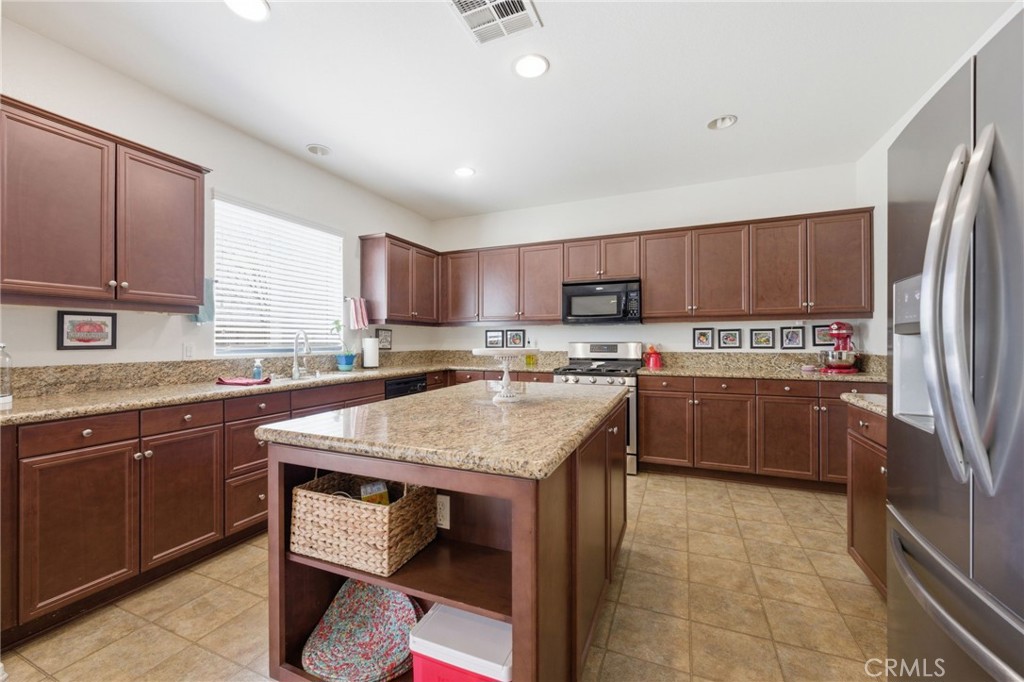 1447 Daffodil Way Property Photo 15
