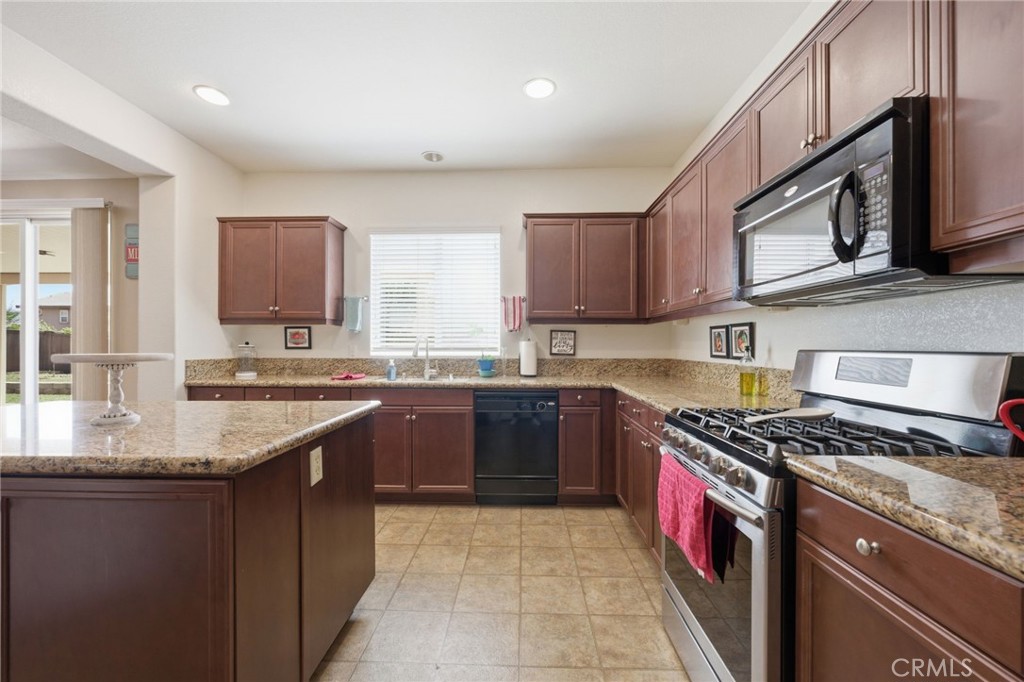 1447 Daffodil Way Property Photo 16