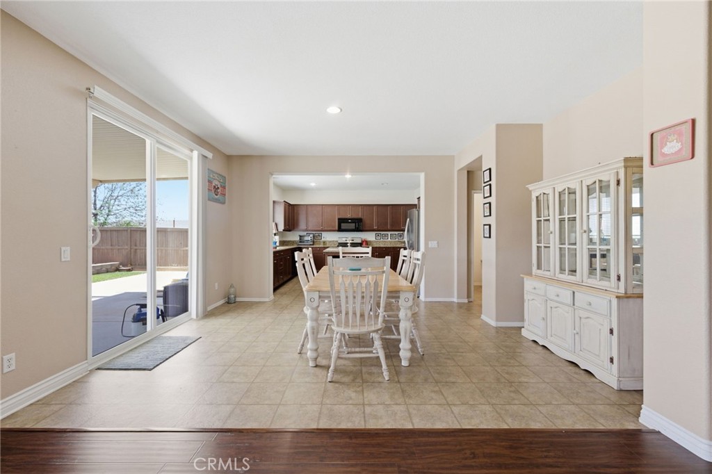 1447 Daffodil Way Property Photo 20