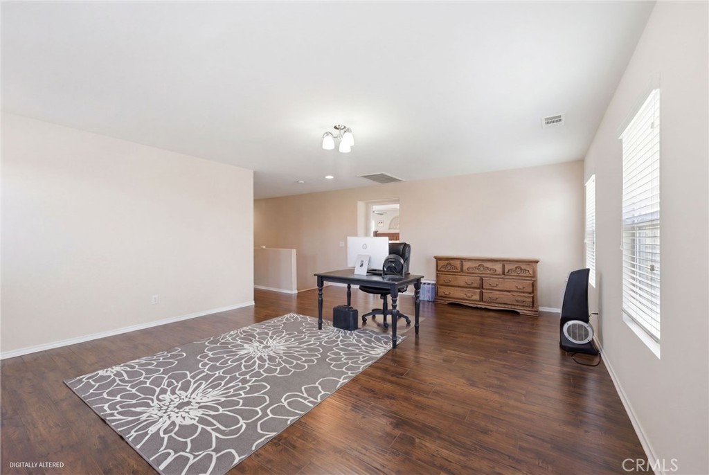 1447 Daffodil Way Property Photo 22