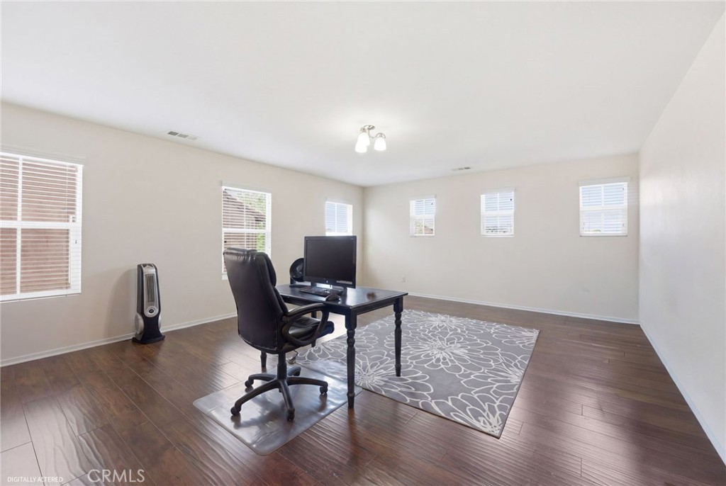 1447 Daffodil Way Property Photo 23