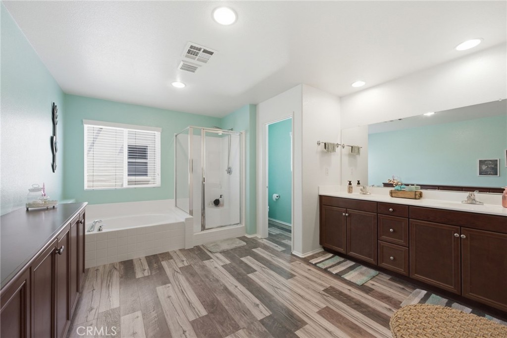 1447 Daffodil Way Property Photo 28