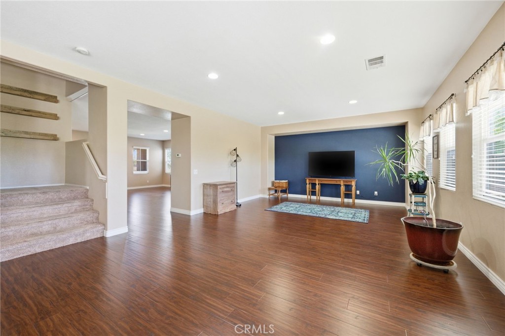 1447 Daffodil Way Property Photo 11