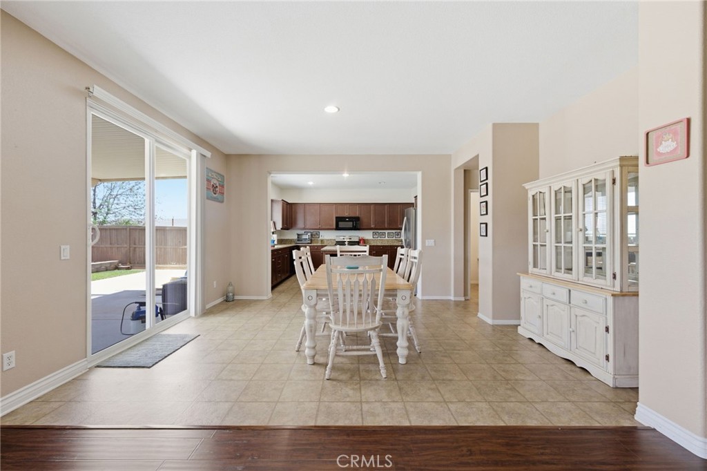 1447 Daffodil Way Property Photo 20