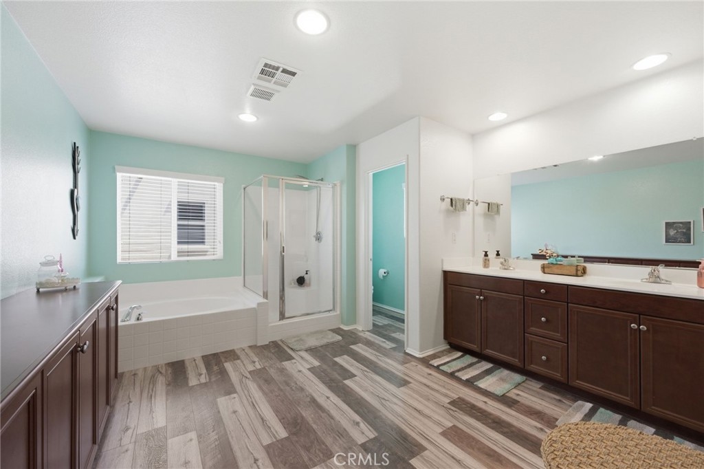 1447 Daffodil Way Property Photo 28