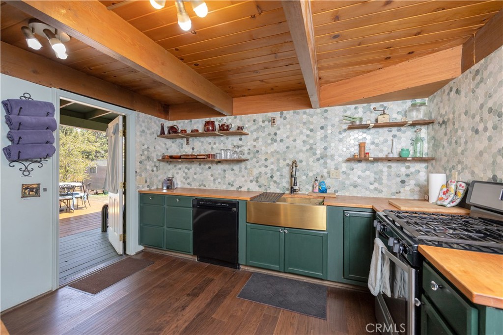 445 Elysian Boulevard Property Photo 10