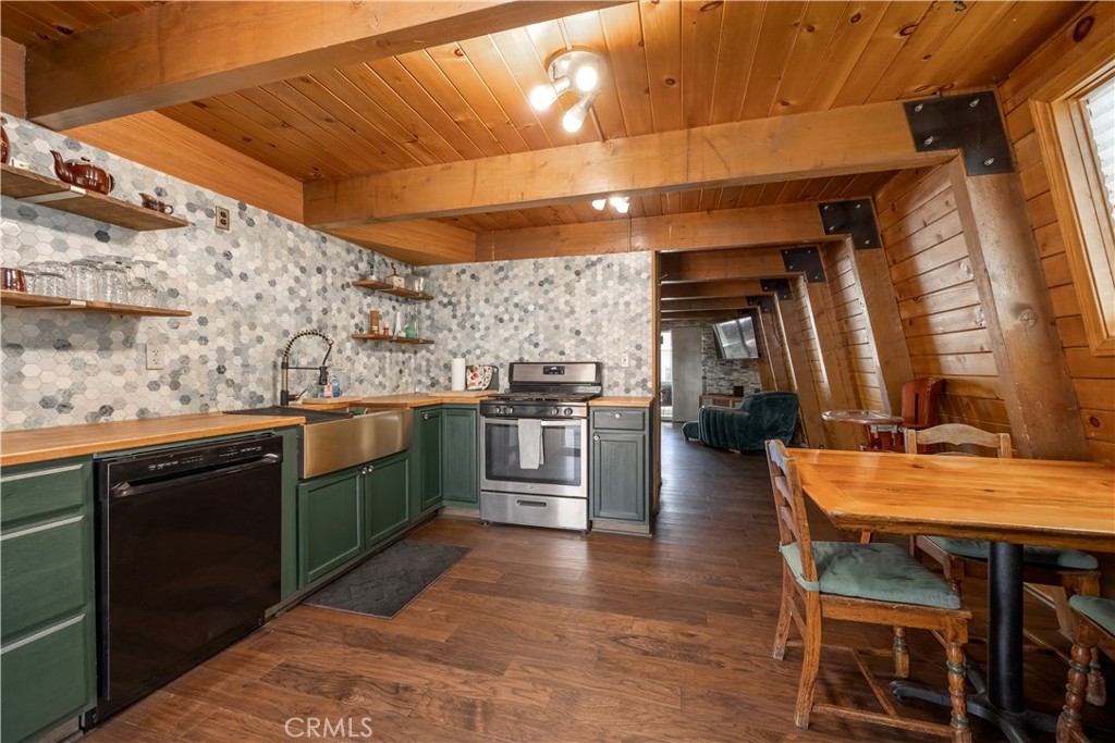 445 Elysian Boulevard Property Photo 11