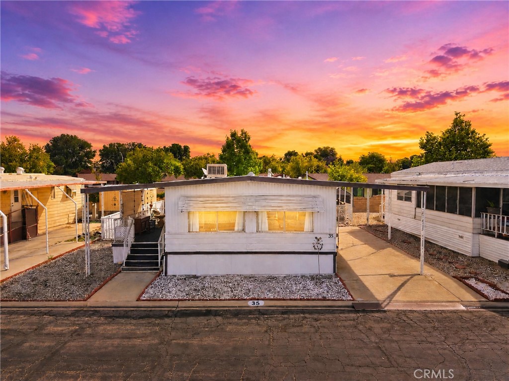 9391 California Ave 35 Property Photo 1