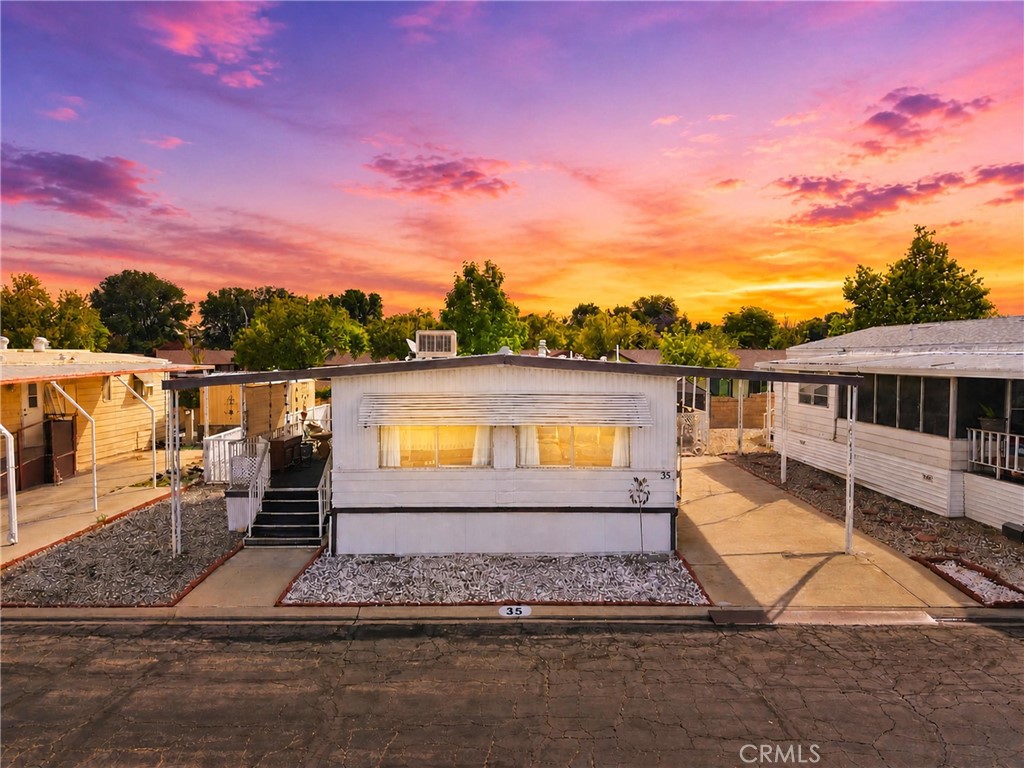 9391 California Ave 35 Property Photo 1