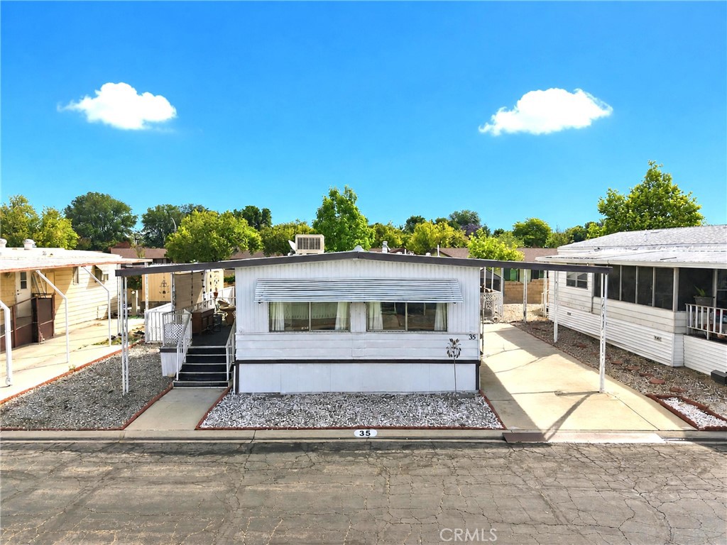 9391 California Ave 35 Property Photo 2