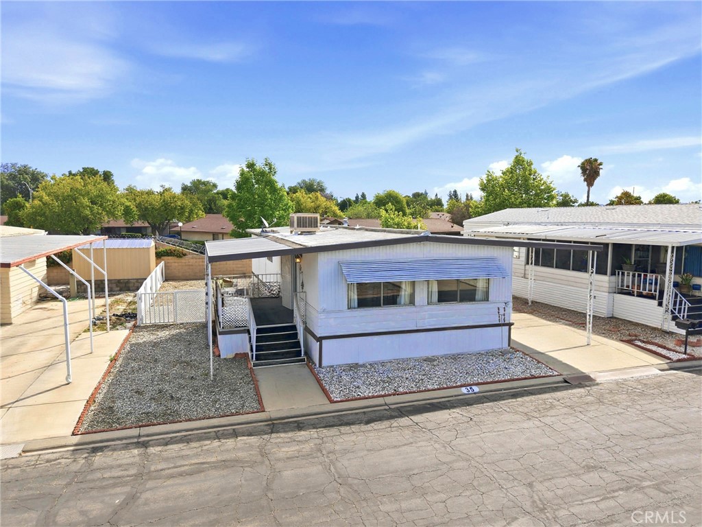 9391 California Ave 35 Property Photo 3