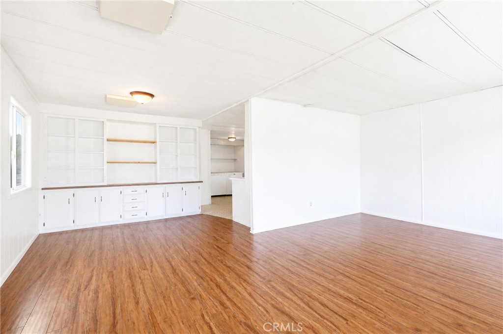 9391 California Ave 35 Property Photo 5