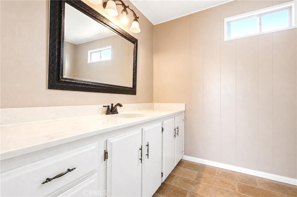 9391 California Ave 35 Property Photo 15