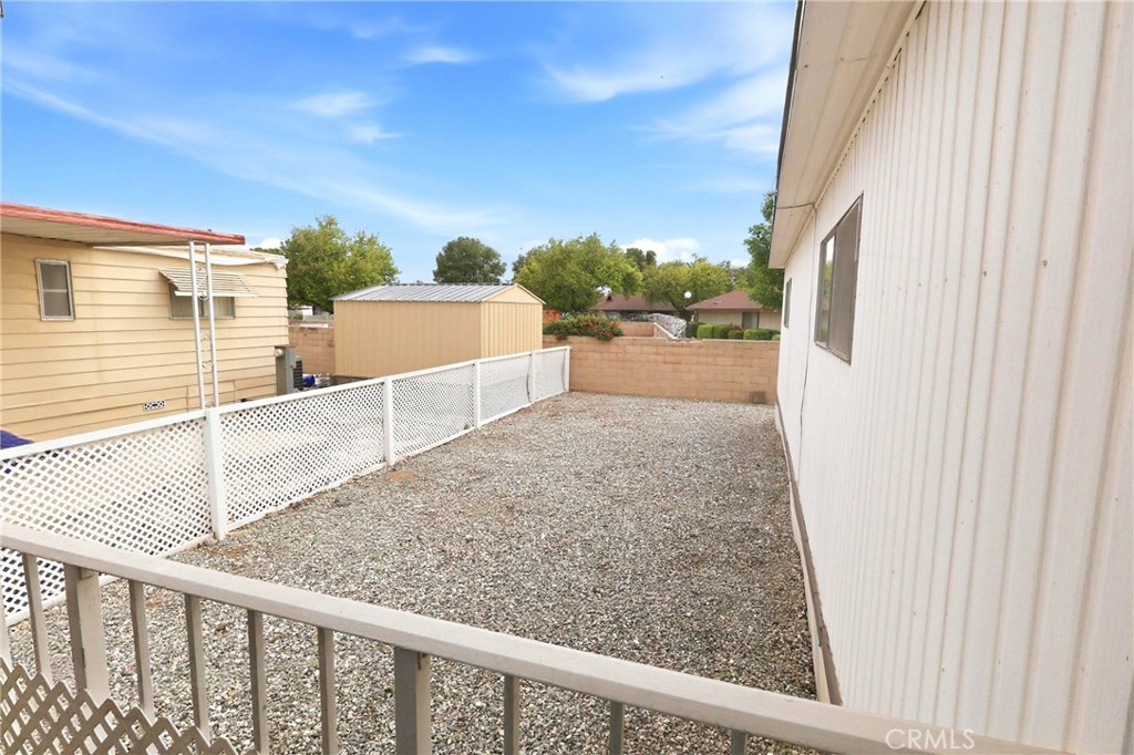 9391 California Ave 35 Property Photo 23