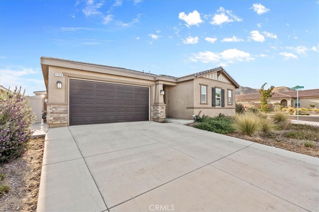 7558 Baerss Road Property Photo 3