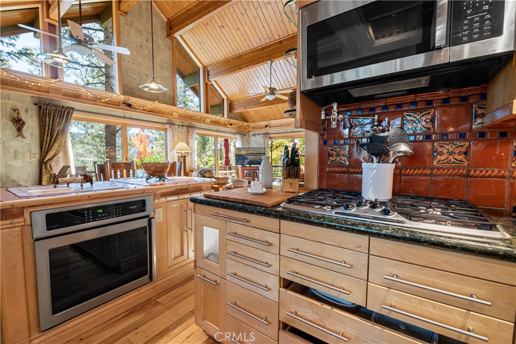 845 Menlo Property Photo 7