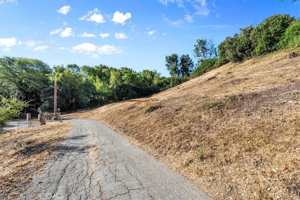 21544 Covina Hills Rd Property Photo 6