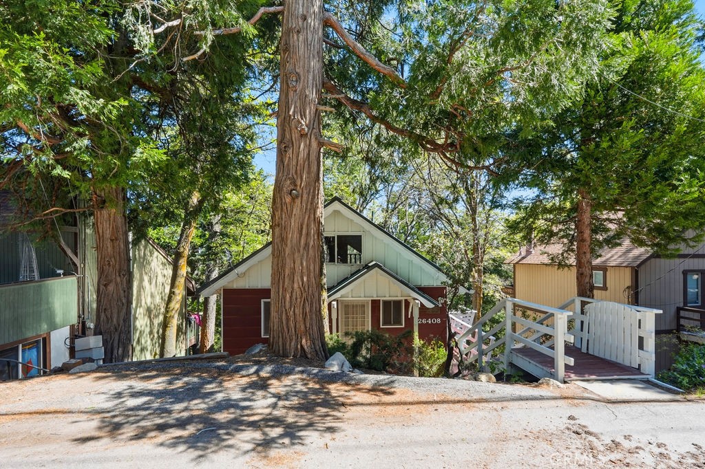 26408 Lake Forest Drive Property Photo 3