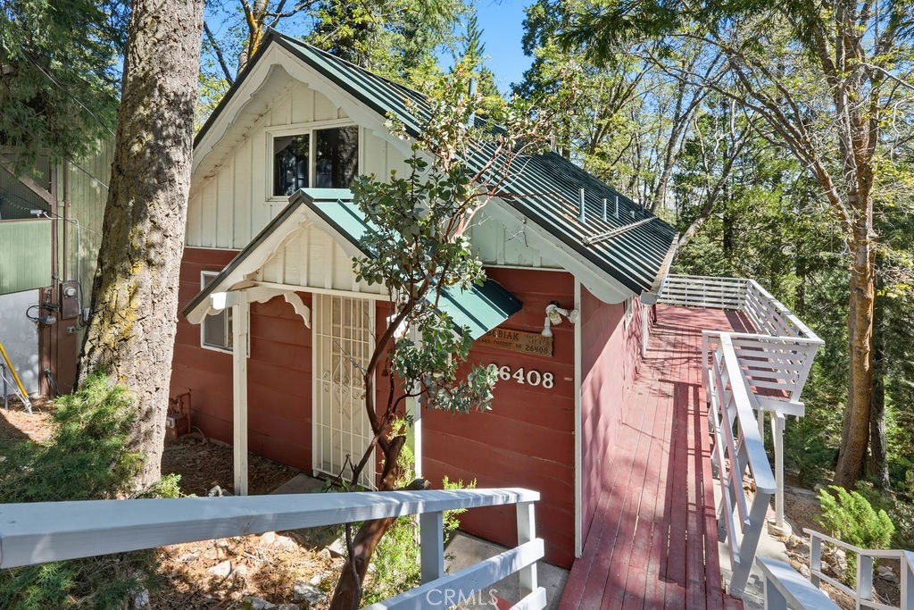 26408 Lake Forest Drive Property Photo 4