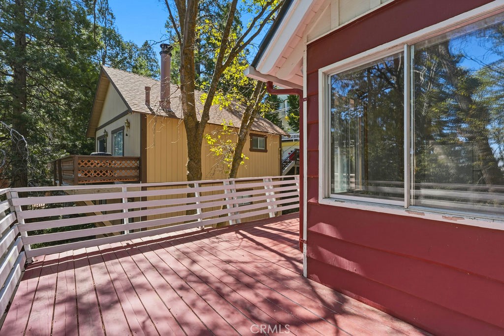 26408 Lake Forest Drive Property Photo 5